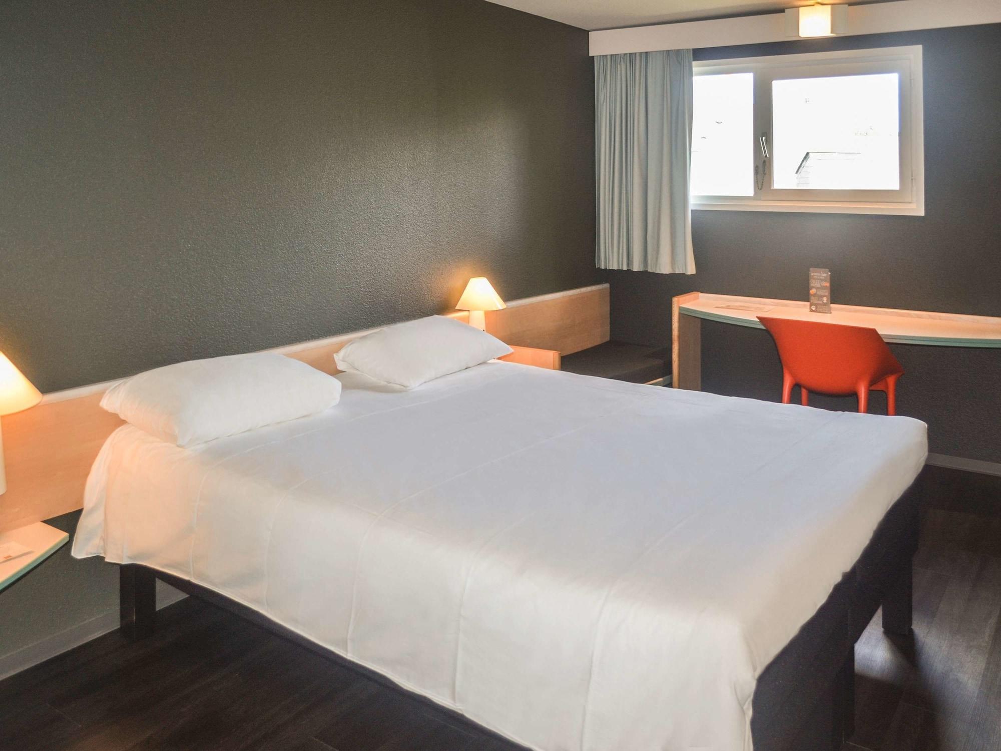 Hotel Ibis Rennes Beaulieu Cesson-Sévigné Esterno foto
