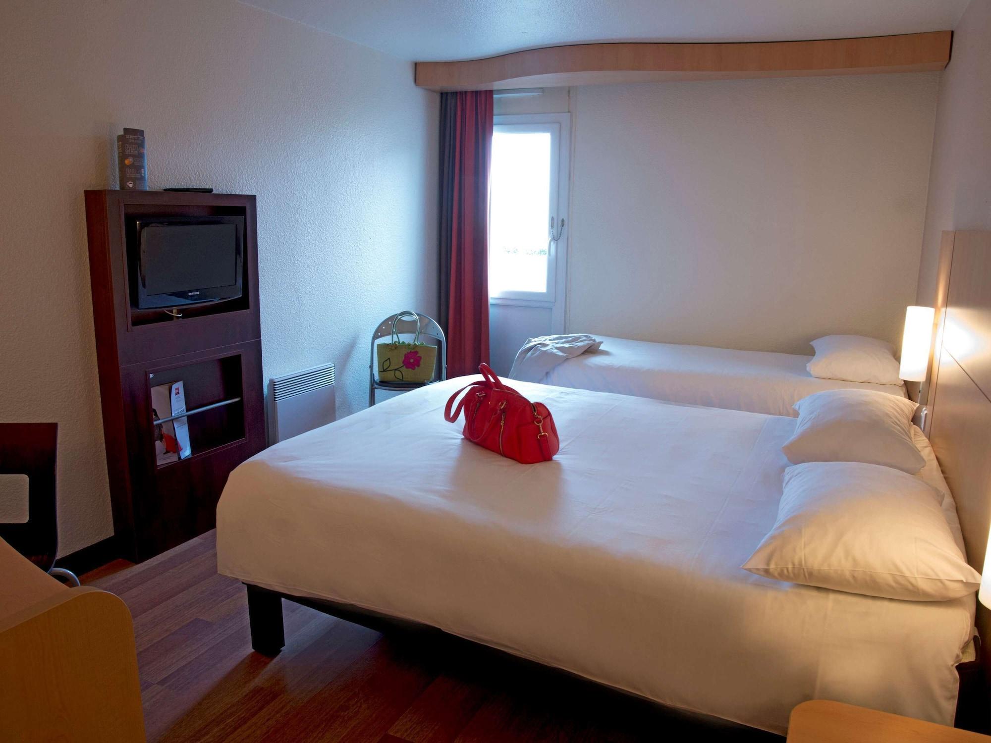 Hotel Ibis Rennes Beaulieu Cesson-Sévigné Esterno foto