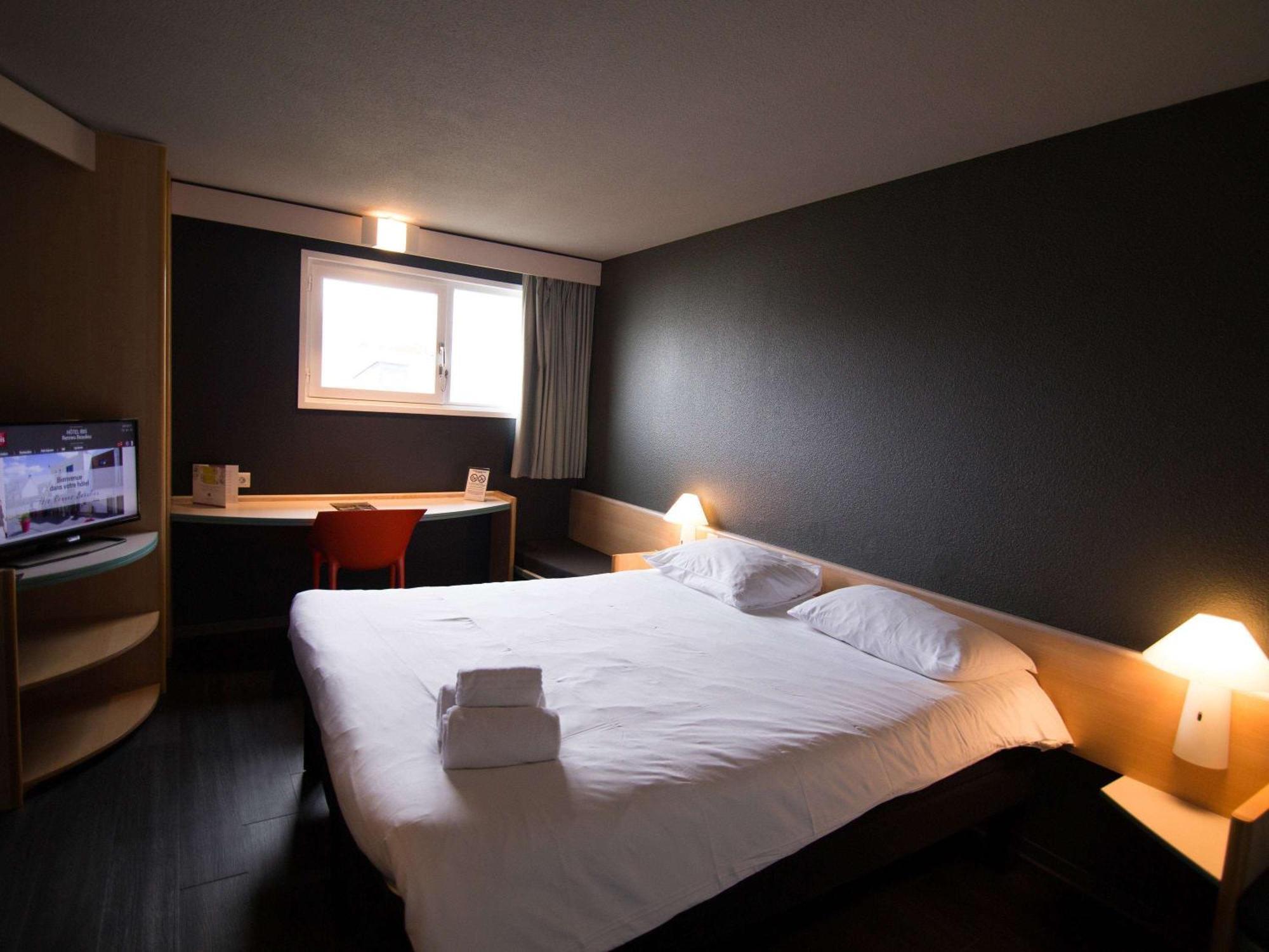 Hotel Ibis Rennes Beaulieu Cesson-Sévigné Esterno foto
