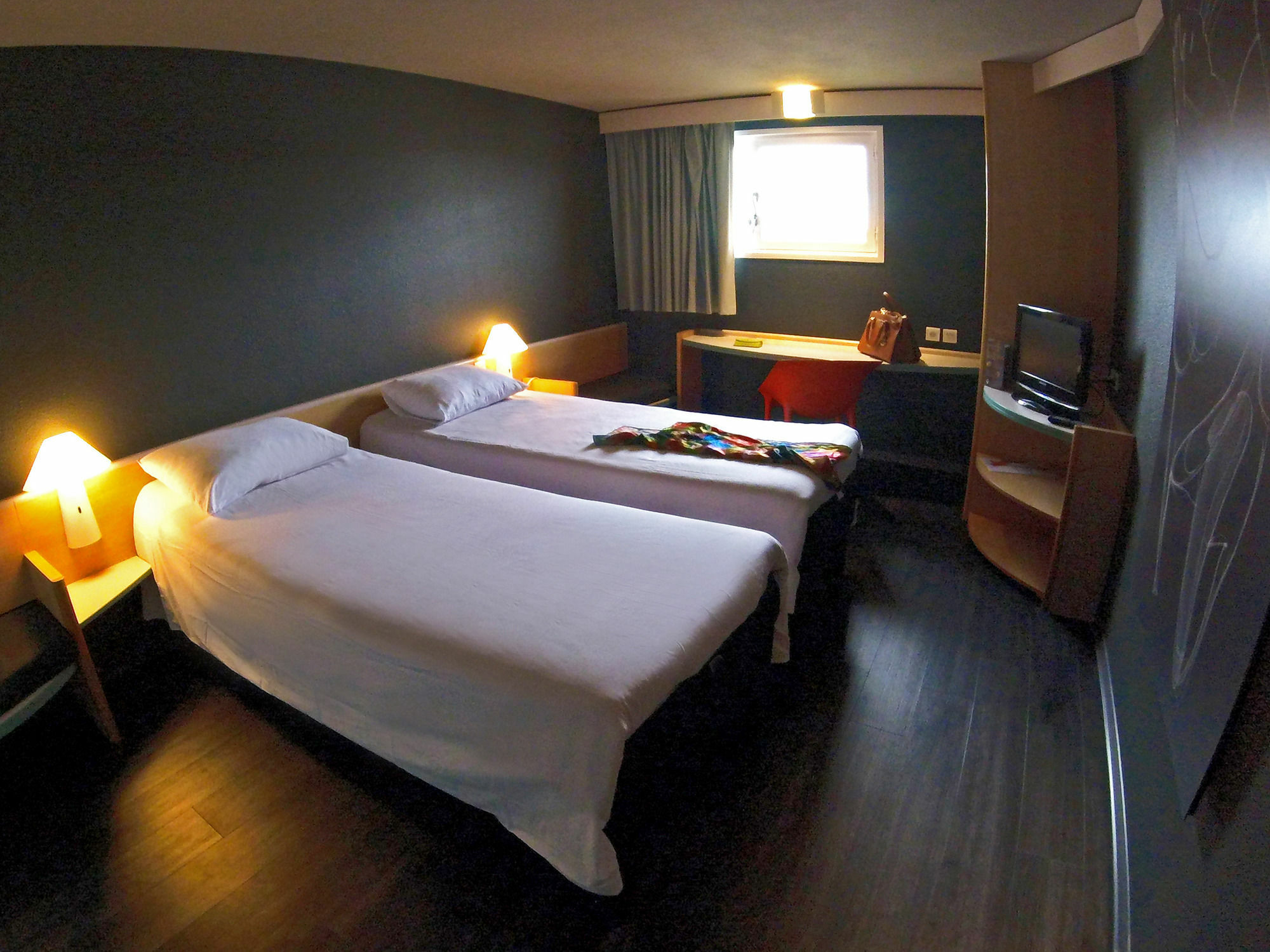 Hotel Ibis Rennes Beaulieu Cesson-Sévigné Esterno foto
