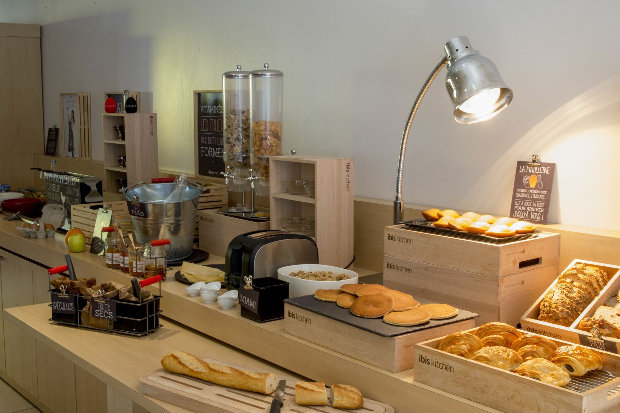 Hotel Ibis Rennes Beaulieu Cesson-Sévigné Esterno foto
